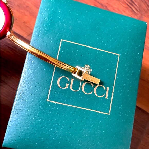Authentic GUCCI bangle watch with bezels 💙🖤🤍💚🧡 - Picture 11 of 15